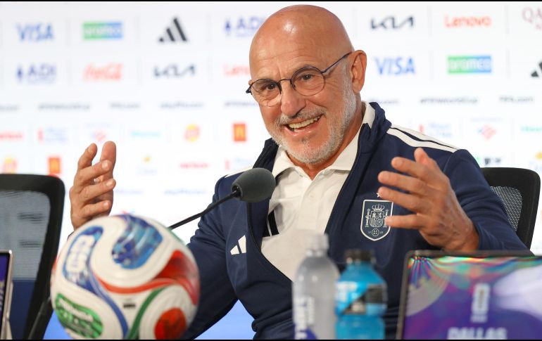 La Federación destaca la sencillez y capacidad de trabajo de Luis de la Fuente tras la conquista del Mundial. EFE/ K. Fernández