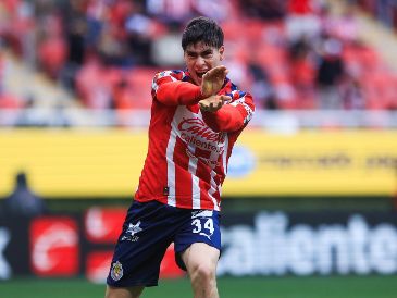 La salida de "La Hormiga" González para formar parte del Olympiacos representa una de las ventas más lucrativas para las Chivas. EL INFORMADOR / ARCHIVO