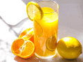Conoce los efectos de este hábito matutino en tu cuerpo, desde la absorción de vitaminas hasta los picos de glucosa. ESPECIAL/Canva