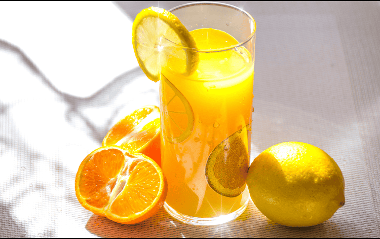 Conoce los efectos de este hábito matutino en tu cuerpo, desde la absorción de vitaminas hasta los picos de glucosa. ESPECIAL/Canva