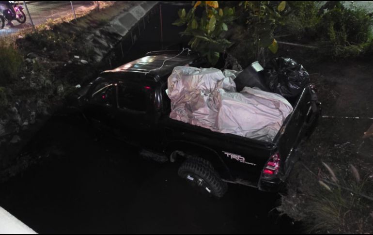 Paramédicos de Cruz Verde Zapopan acudieron al sitio y confirmaron que, milagrosamente, ninguno presentaba lesiones de gravedad. ESPECIAL