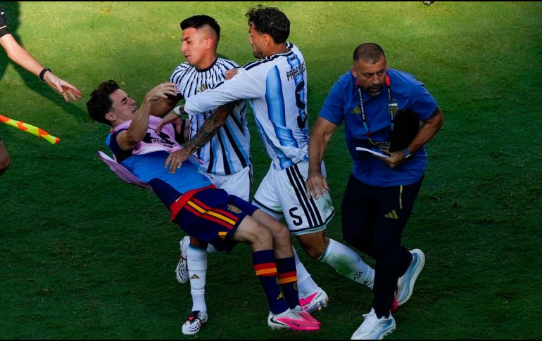 Las disposiciones forman parte de las medidas adoptadas por la FIFA después del análisis de los casos relacionados con incidentes ocurridos durante la Copa Mundial 2026. AP / ARCHIVO