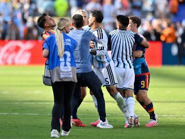 El castigo más fuerte recayó sobre Leandro Paredes: diez juegos de suspensión y 90 mil dólares de multa. IMAGO7