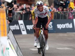 El mexicano Isaac del Toro recorta seis segundos al líder Louis Barré en la Vuelta a Alemania. EFE