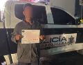 La Policía de Tlajomulco informó que elementos de su corporación ayudaron a regresar a su familia a un masculino de la tercera edad que contaba con una ficha de búsqueda activa. CORTESÍA