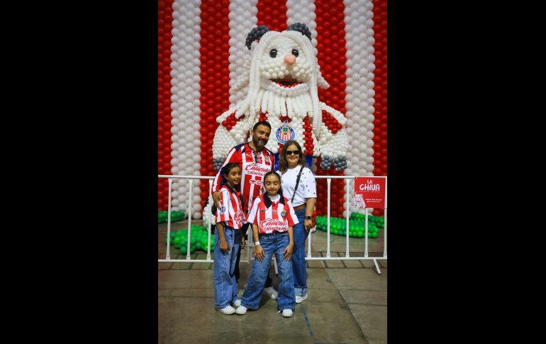 Así se vivió el Chivas vs. Xolos: una jornada en la que el futbol fue apenas una parte de la experiencia. EL INFORMADOR/ J. Acosta