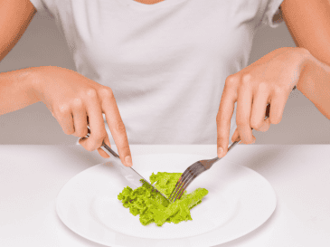 De acuerdo con organismos de salud, una pérdida gradual suele ser la opción más segura y sostenible. La recomendación general es reducir entre medio kilo y un kilogramo por semana. CANVA