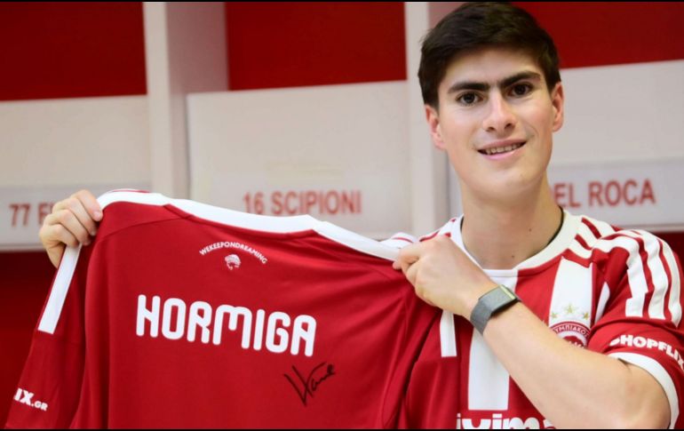 Armando “Hormiga” González se convierte en el tercer fichaje más caro en la historia del Olympiacos tras su salida de Chivas. IG/@olympiacosfc.