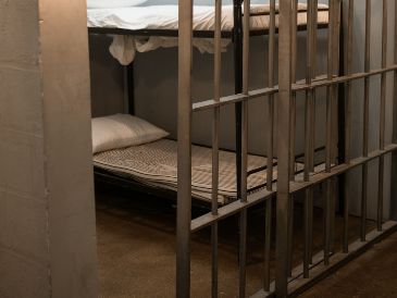 De acuerdo con la Fiscalía, los operativos surgieron a raíz de investigaciones sobre clubes nocturnos no autorizados en Charleston. ESPECIAL/PEXELS