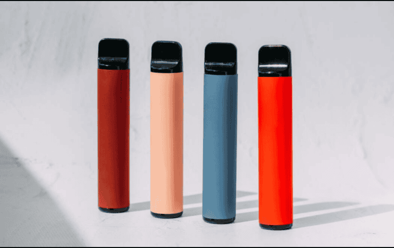 La legislación se enfoca específicamente en los cigarrillos electrónicos de un solo uso que contienen productos de tabaco y tienen baterías integradas, eximiendo de la prohibición a los dispositivos destinados al consumo de cannabis. ESPECIAL