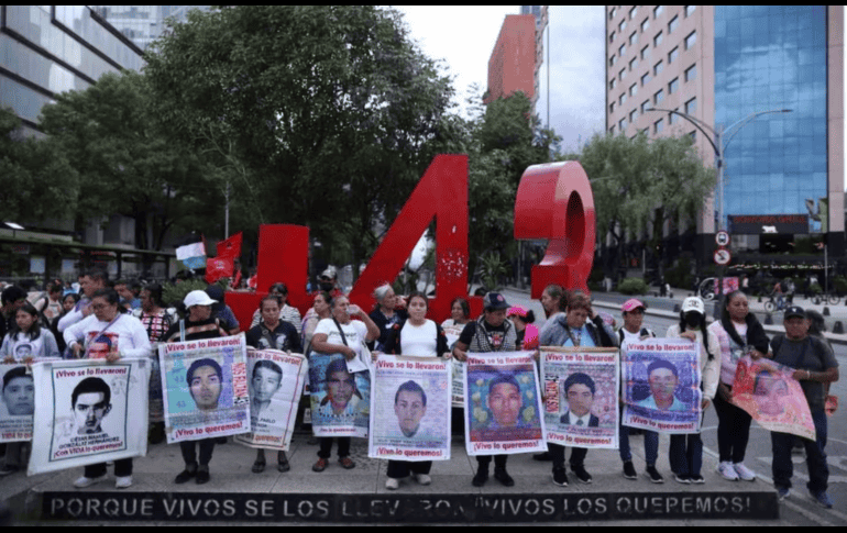 Los familiares solicitaron a la presidenta Claudia Sheinbaum que haya libre manifestación sin cercos policiacos. SUN