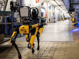 La implementación de tecnologías de choque eléctrico plantea graves dilemas éticos y de derechos humanos, especialmente tras incidentes fatales en otros contextos penitenciarios. EFE/Boston Dynamics