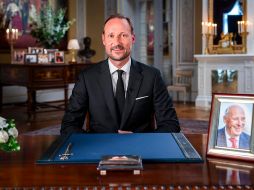 El Rey Haakon VIII de Noruega pronuncia su primer discurso como monarca en el Palacio Real de Oslo, Noruega. EFE / Heiko Junge