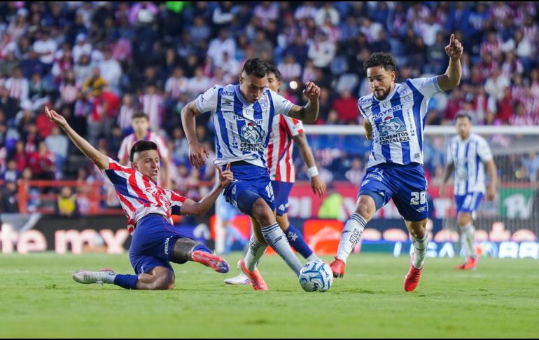 Chivas dejó escapar la victoria ante Pachuca y terminó empatando 1-1 en el Estadio Hidalgo, pese a adelantarse desde el tercer minuto con gol de Roberto Alvarado. IMAGO7.