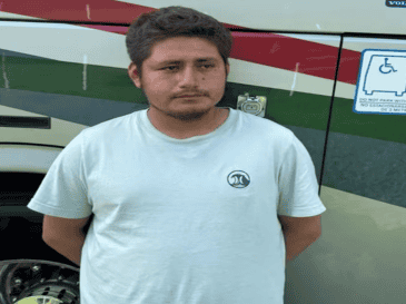 De acuerdo con ICE, Pérez Hernández es un ciudadano mexicano que enfrenta acusaciones relacionadas con delitos sexuales contra menores. X / @ICEgov