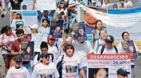 Familias de personas desaparecidas marcharon por las calles de Guadalajara para exigir la búsqueda, la justicia y las respuestas a las autoridades. EFE
