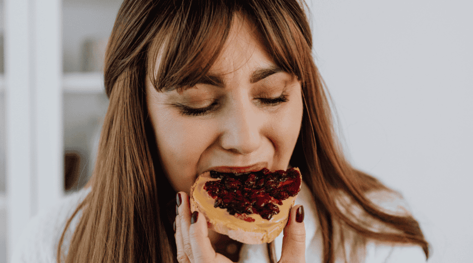 Si bien una semana no es suficiente para transformar completamente la salud, reducir el azúcar de forma constante puede ayudar a disminuir el riesgo de obesidad, diabetes tipo 2, enfermedades cardiovasculares y problemas dentales. CANVA