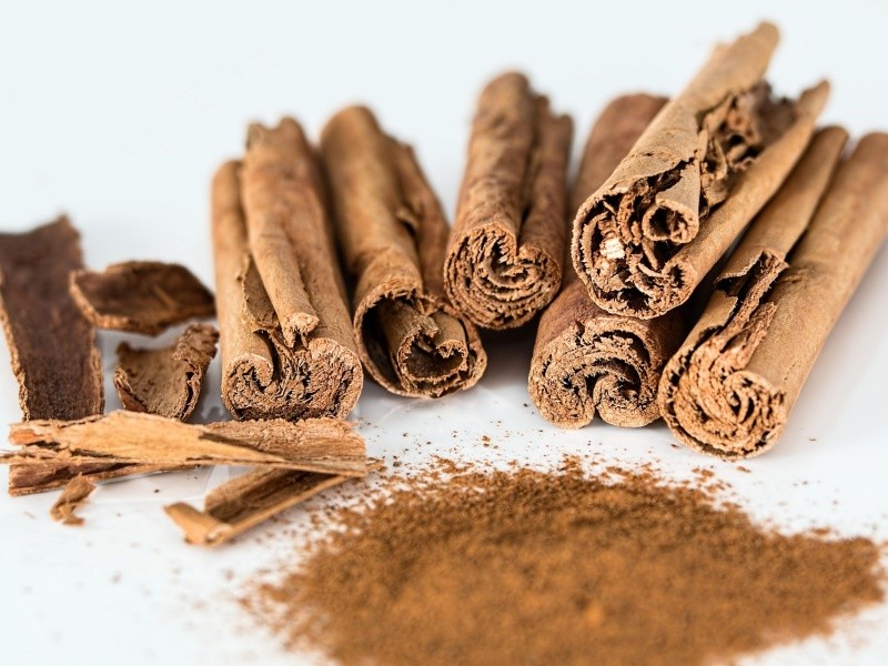 &nbsp;Desde hace varios siglos, diversas culturas ancestrales han utilizado la canela no sólo para endulzar alimentos o crear perfumes, sino como un poderoso imán vibracional para la abundancia. ESPECIAL/PEXELS