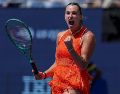 Aryna Sabalenka cumplió con los pronósticos y superó a la colombiana Camila Osorio en dos sets. EFE / S. YENESEL