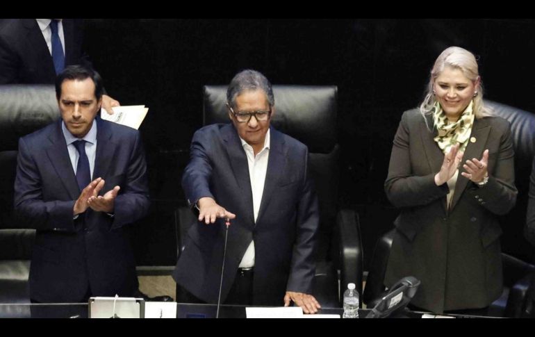 Higinio Martínez Miranda rindió protesta entre gritos de 
