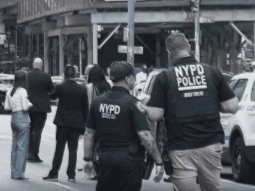 Versiones iniciales difundidas en español identificaron a la agresora de Times Square como Patricia Cisneros, sin embargo, su primer nombre es Pamela. AP/ARCHIVO