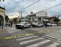 Después del atropellamiento el conductor de la unidad continuó su recorrido con la intención de huir del lugar de los hechos, pero cuadras adelante fue capturado. ESPECIAL/Policía de Tlaquepaque