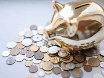 Al recibir este dinero durante la primera quincena de noviembre, los beneficiarios tendrán la liquidez necesaria para aprovechar las promociones de los eventos de fin de año como El Buen Fin, entre otros. CANVA