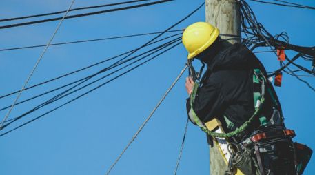 Los cortes de electricidad registrados este año han afectado a distintas entidades, aunque la CFE asegura que las interrupciones disminuyeron 39% durante el primer semestre. UNSPLASH.