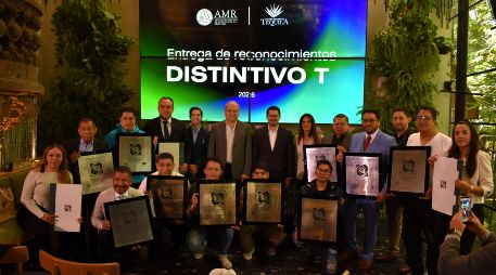 En total, 121 colaboradores de los 16 establecimientos participaron en la Profesionalización de la Cultura del Tequila. ESPECIAL