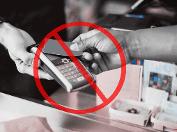 La recomendación más sencilla es mantener el control sobre las tarjetas y revisar frecuentemente los movimientos bancarios. ESPECIAL/Canva