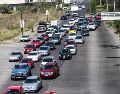 A la voz de "No son todos, nos faltan 3", los manifestantes bloquearon el Periférico e impidieron por varios minutos el paso de los vehículos y también del Peribús. EL INFORMADOR/ARCHIVO