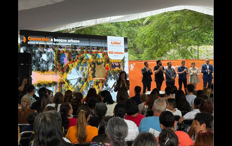 Delgadillo indicó que las intervenciones buscan atender distintas necesidades de la población mediante la renovación de vialidades y la recuperación o construcción de espacios. ESPECIAL/Ayuntamiento GDL