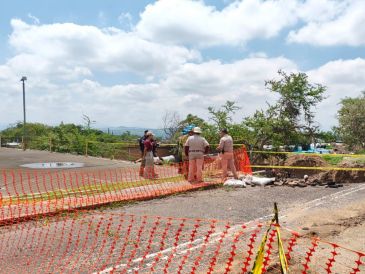 A la llegada de las unidades de emergencia, se detectó que en la obra no se contaba con las medidas de seguridad necesarias. ESPECIAL/Protección Civil y Bomberos de Tlaquepaque