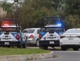 Policías custodian la zona donde se cometió un homicidio múltiple este miércoles en el municipio de Atizapán de Zaragoza. EFE/M. Hartz