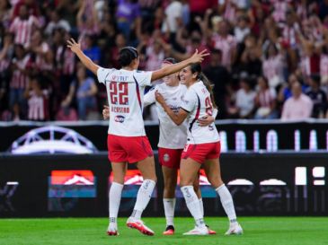 Alicia Cervantes fue una de las grandes protagonistas de la noche al firmar un doblete, mientras que Jasmine Casarez y Denise Castro completaron la goleada. IMAGO7