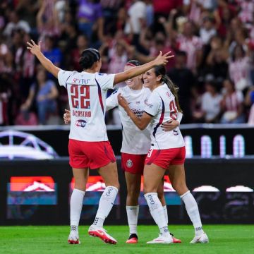 Alicia Cervantes fue una de las grandes protagonistas de la noche al firmar un doblete, mientras que Jasmine Casarez y Denise Castro completaron la goleada. IMAGO7