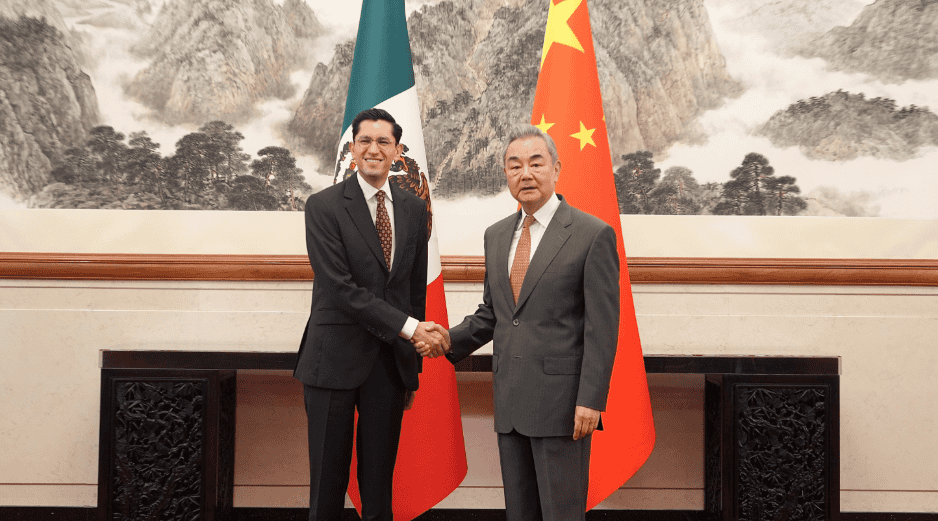 El canciller mexicano expresó la voluntad de reforzar los intercambios de alto nivel, ampliar la cooperación bilateral y avanzar en los mecanismos de diálogo entre ambos países. X / @SRE_mx
