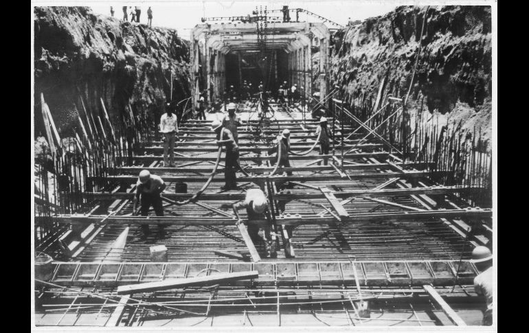 Construccion del Eje N. S. y del Transporte Colectivo Guadalajara. Hoy Tren Ligero. 26 de mayo de 1976. EL INFORMADOR/ ARCHIVO