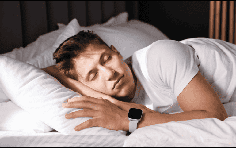 Padecimientos no diagnosticados como la apnea obstructiva del sueño fraccionan el reposo nocturno e impiden alcanzar las etapas verdaderamente reparadoras. CANVA