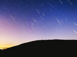 La lluvia de estrellas Épsilon Perseidas provienen de un enjambre distinto de partículas con mayor velocidad de entrada a la atmósfera terrestre. UNSPLASH / A. SCHMID