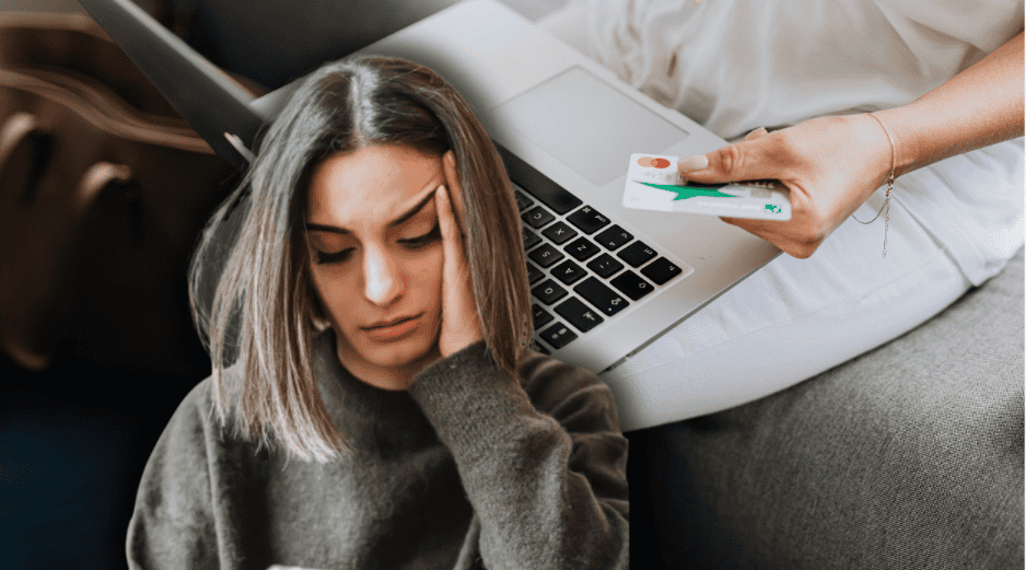 El consumismo emocional afecta tus finanzas personales. Descubre cómo evitar gastos impulsivos con las recomendaciones de Profeco y Condusef. ESPECIAL/Canva