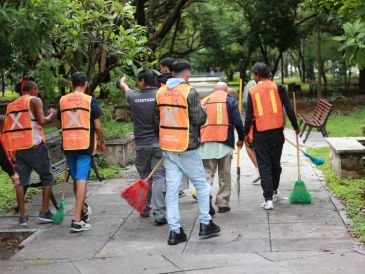 Con el trabajo comunitario, se busca que las personas que incumplen el Reglamento de Justicia Cívica reparen de manera directa el daño ocasionado a la sociedad. ESPECIAL/Gobierno de Guadalajara