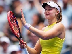 De alzar el trofeo del US Open, a Rybakina solo le faltaría el título de Roland Garros para completar un Grand Slam. AP / S. WENIG