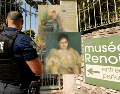 Dos de las obras robadas fueron encontradas abandonadas en el jardín del museo. EFE / S. NOGIER / CANVA