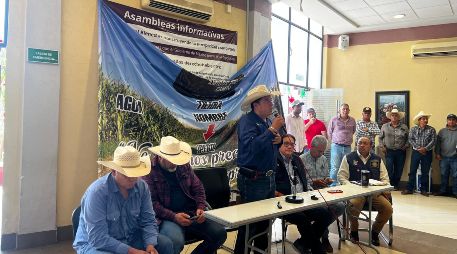 Productores de maíz marcharon hacia la Sader en Guadalajara para exigir el pago de adeudos y apoyos a la comercialización. ESPECIAL.