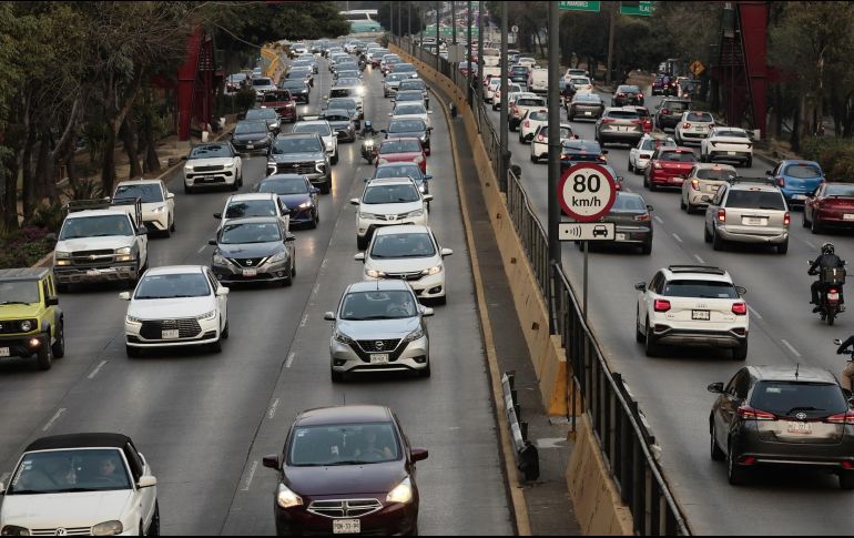El programa Hoy No Circula se aplica de las 5:00 a las 22:00 horas en todas las alcaldías de la Ciudad de México y en tres zonas conurbadas del Estado de México. EFE/J. Méndez