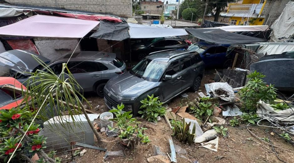 Uniformados recibieron varios reportes ciudadanos anónimos sobre un terreno en dicha colonia, en el que aparentemente varias personas ingresaban y salían con vehículos frecuentemente y que al parecer eran robados. CORTESIA