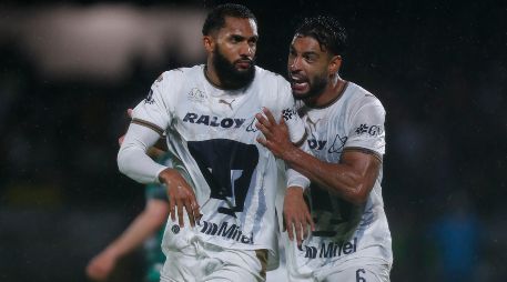 Pumas encontró respuestas en la segunda mitad y terminó imponiendo su ritmo para ganar y subir a la séptima posición de la Liga MX. EFE/I. Esquivel