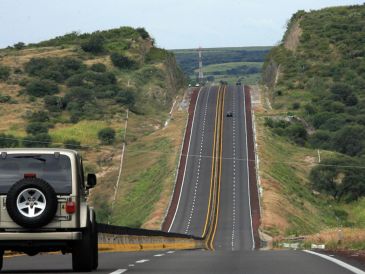 La intervención de la carretera busca mejorar la conexión hacia la región de Los Altos y favorecer el crecimiento de actividades industriales, agropecuarias y comerciales. EL INFORMADOR/Archivo