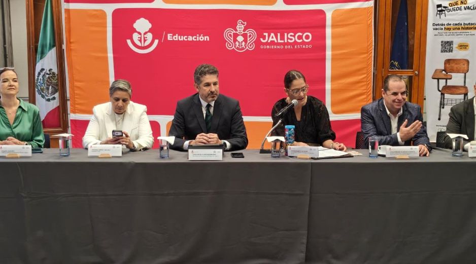 3 de cada 100 estudiantes de secundaria abandonan sus estudios en Jalisco, mientras que el 10.92 % de quienes cursan el bachillerato en la entidad lo deja inconcluso. EL INFORMADOR / M. Hernández